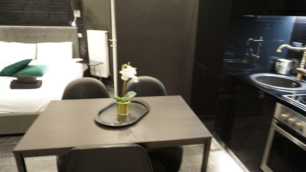 Exclusive Design Studio With Yard Athena Bagian luar foto