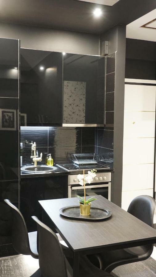 Exclusive Design Studio With Yard Athena Bagian luar foto