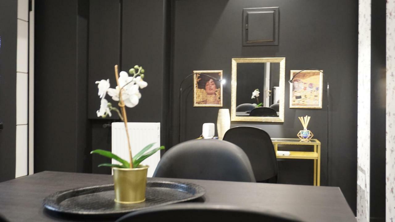 Exclusive Design Studio With Yard Athena Bagian luar foto